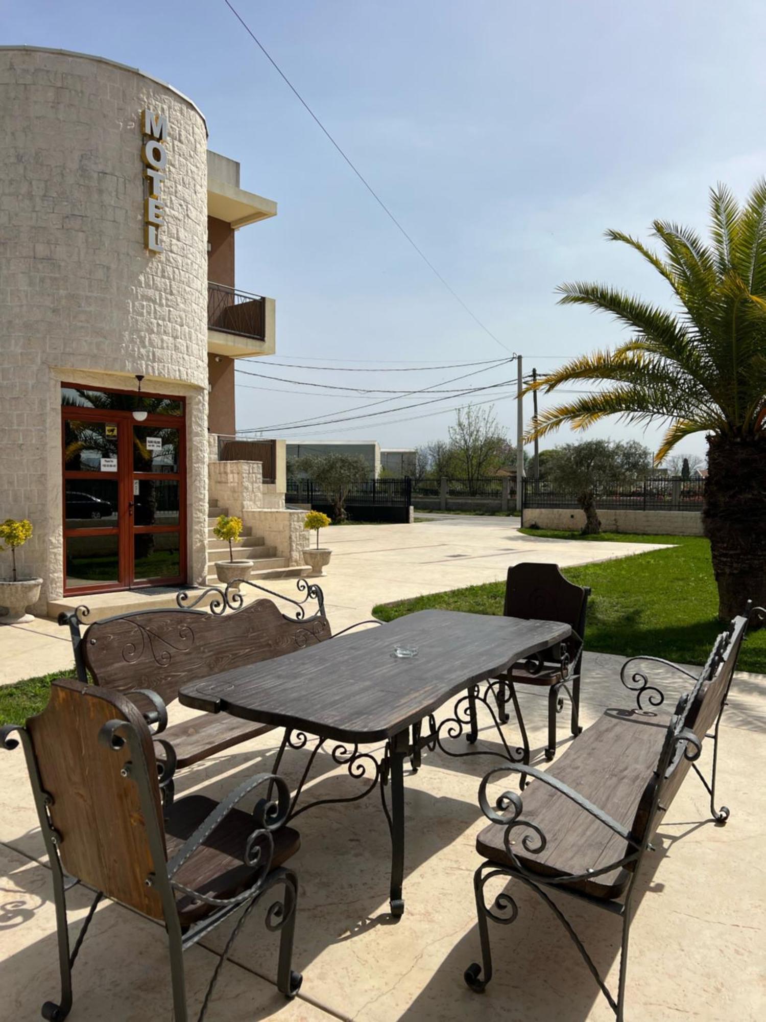 Motel Zeta Lux Mitrovici  Экстерьер фото